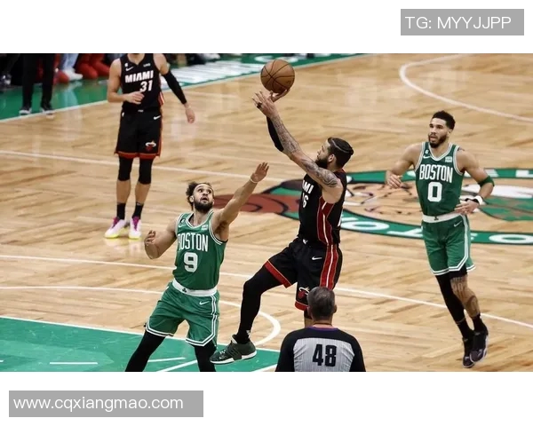 2004年NBA季后赛热火与骑士的激烈对决回顾与分析